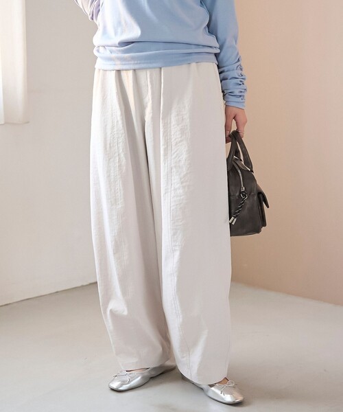 coen（コーエン）の「ポリツイルコクーンパンツ（その他パンツ・レディース・ベージュ/ブラック/ダークブラウン/ナチュラル・L/M）」の4枚目の写真