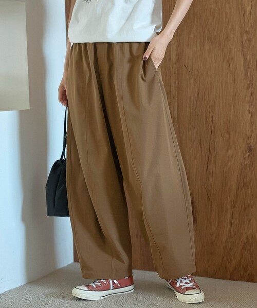 coen(コーエン)の「【再入荷/新色登場】ポリツイルコクーンパンツ(インフルエンサー紹介アイテム)(その他パンツ・レディース・ベージュ/ブラック/ダークブラウン/ナチュラル/ブラウン・L/M)」の3枚目の写真