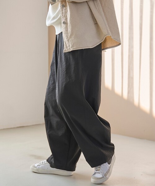 coen（コーエン）の「ポリツイルコクーンパンツ（その他パンツ・レディース・ベージュ/ブラック/ダークブラウン/ナチュラル・L/M）」の8枚目の写真