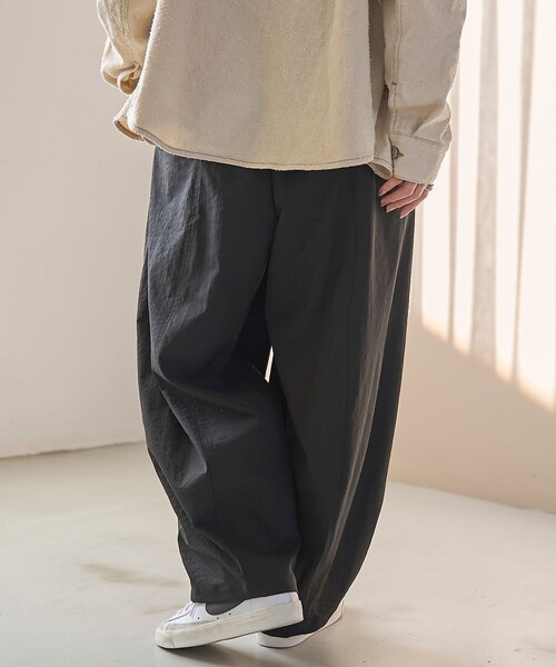 coen（コーエン）の「ポリツイルコクーンパンツ（その他パンツ・レディース・ベージュ/ブラック/ダークブラウン/ナチュラル・L/M）」の9枚目の写真