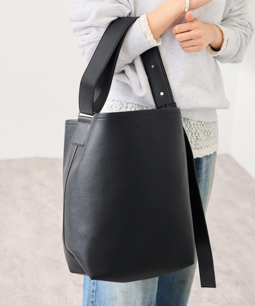 FRAMeWORK（フレームワーク）の「&MYUQ/アンドミューク JUNO light（ショルダーバッグ・レディース・ブラック/ウッド・FREE）」の6枚目の写真