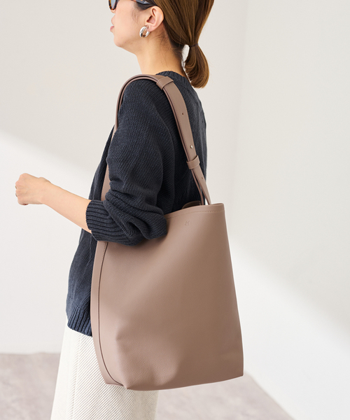 FRAMeWORK（フレームワーク）の「&MYUQ/アンドミューク JUNO light（ショルダーバッグ・レディース・ブラック/ウッド・FREE）」の10枚目の写真