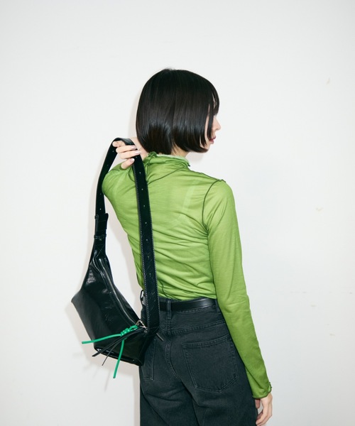 TONER(トナー)の「ベルトデザインワンショルダーバッグ/ボディバッグ/ロゴプレート付き(ショルダーバッグ・レディース・ブラック/グレイッシュベージュ/ホワイト/ブラウン/ダークブラウン/ワインレッド・FREE)」の22枚目の写真