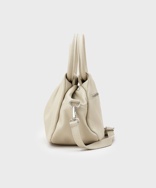 GALLEST(ギャレスト)の「【MILLELA FIRENZE】ギャザーレザーハンドバッグ(ハンドバッグ・レディース・オフホワイト/ブラック・00)」の4枚目の写真