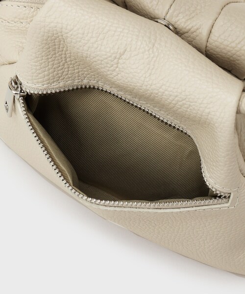 GALLEST(ギャレスト)の「【MILLELA FIRENZE】ギャザーレザーハンドバッグ(ハンドバッグ・レディース・オフホワイト/ブラック・00)」の10枚目の写真