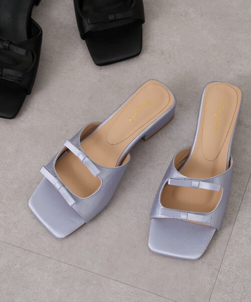 Omekashi（オメカシ）の「リボンミュール（パンプス・レディース・シルバー/ブラック・MEDIUM/SMALL/LARGE）」の2枚目の写真