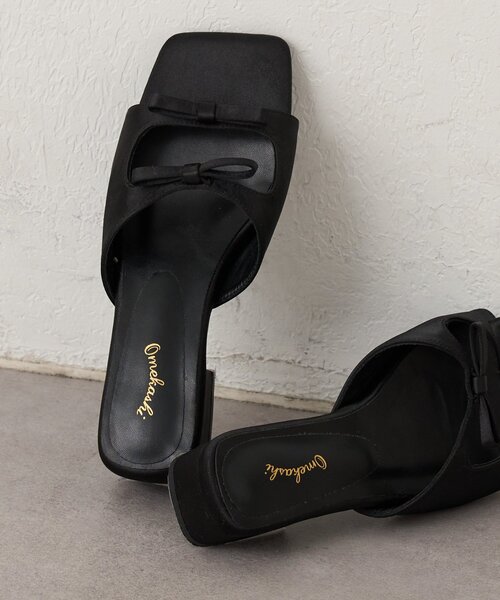 Omekashi（オメカシ）の「リボンミュール（パンプス・レディース・シルバー/ブラック・MEDIUM/SMALL/LARGE）」の3枚目の写真