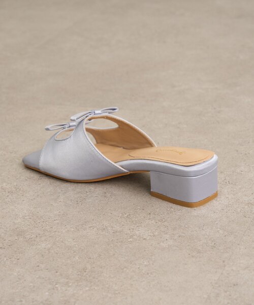 Omekashi（オメカシ）の「リボンミュール（パンプス・レディース・シルバー/ブラック・MEDIUM/SMALL/LARGE）」の17枚目の写真