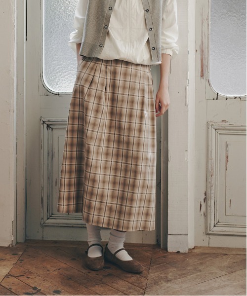 human woman（ヒューマンウーマン）の「◆オリジナル先染めチェックタックスカート（スカート・レディース・ダークインディゴブルー/ベージュ系その他3・SMALL/MEDIUM）」の3枚目の写真