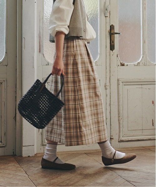 human woman（ヒューマンウーマン）の「◆オリジナル先染めチェックタックスカート（スカート・レディース・ダークインディゴブルー/ベージュ系その他3・SMALL/MEDIUM）」の4枚目の写真
