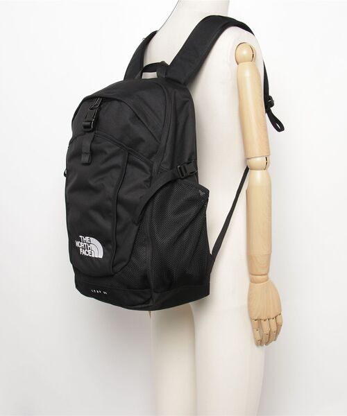 THE NORTH FACE(ザノースフェイス)の「ザ・ノースフェイス / リープ30 NM62610(ユニセックス)(バックパック/リュック・メンズ・ブラック系その他/ホワイト系その他・ONE SIZE)」の6枚目の写真