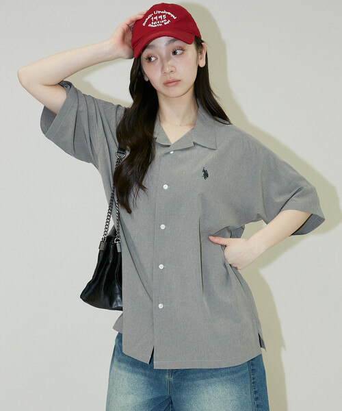 U.S. POLO ASSN.（ユーエスポロアッスン）の「U.S. POLO ASSN.U.S. POLO ASSN. × PUBLUX/ユーエスポロアッスン 別注　ワンポイント オープンカラーシャツ　限定展開（シャツ/ブラウス・メンズ・グレー/チャコールグレー/ブラック/サックスブルー・S/M/L）」の5枚目の写真
