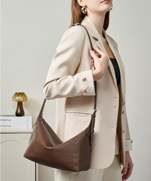 NiiNa(ニーナ)の「【 NiiNa / ニーナ 】高品質レザー2WAYクラシックショルダーバッグ(なめし加工)(ショルダーバッグ・レディース・ダークブラウン/ブラウン/ブラック/グレイッシュベージュ/カーキ・FREE)」の10枚目の写真