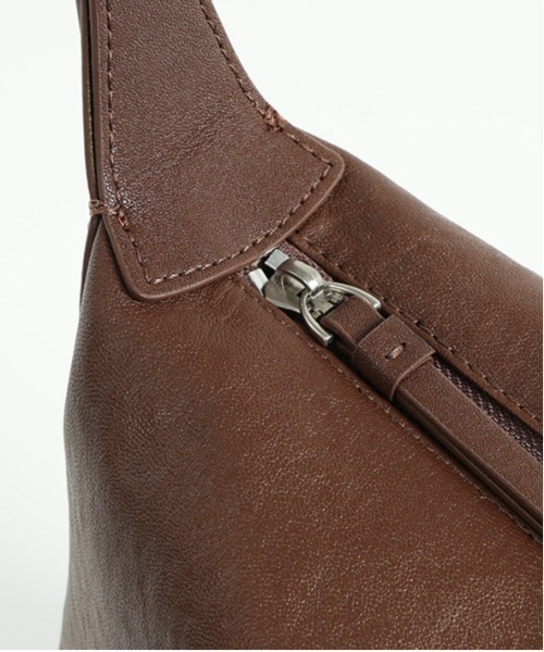 NiiNa(ニーナ)の「【 NiiNa / ニーナ 】高品質レザー2WAYクラシックショルダーバッグ(なめし加工)(ショルダーバッグ・レディース・ダークブラウン/ブラウン/ブラック/グレイッシュベージュ/カーキ・FREE)」の15枚目の写真