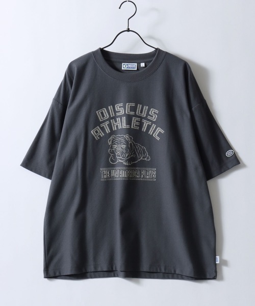 DISCUS（ディスカス）の「DISCUS/ディスカス COOLMAX(R) 梨地 オーバーサイズ カレッジロゴ アニマルロゴ 半袖Tシャツ レディース メンズ（Tシャツ/カットソー・メンズ・スミクロ/ホワイト/ホワイト系その他/グレイッシュブルー・M/L/LL）」の6枚目の写真