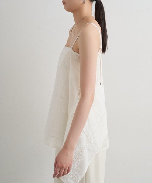 LOUNGEDRESS（ラウンジドレス）の「2WAYパネルレース刺繍キャミ（キャミソール・レディース・オフホワイト/ブラック・FREE）」の5枚目の写真