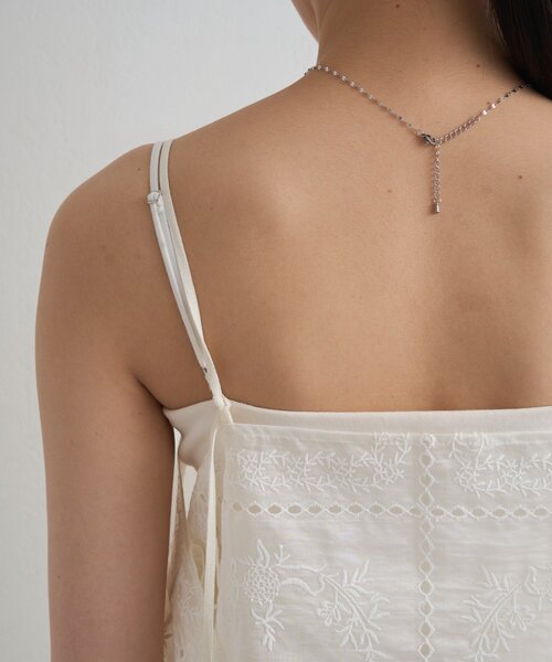 LOUNGEDRESS（ラウンジドレス）の「2WAYパネルレース刺繍キャミ（キャミソール・レディース・オフホワイト/ブラック・FREE）」の8枚目の写真