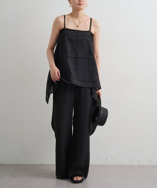 LOUNGEDRESS（ラウンジドレス）の「2WAYパネルレース刺繍キャミ（キャミソール・レディース・オフホワイト/ブラック・FREE）」の15枚目の写真