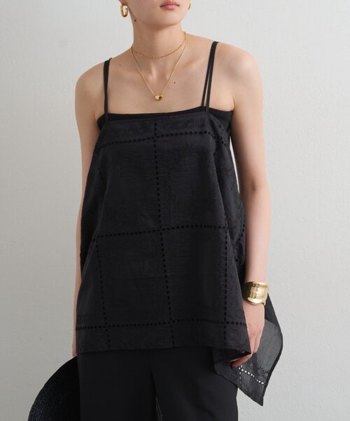 LOUNGEDRESS（ラウンジドレス）の「2WAYパネルレース刺繍キャミ（キャミソール・レディース・オフホワイト/ブラック・FREE）」の16枚目の写真