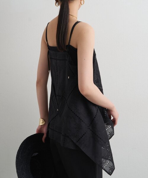 LOUNGEDRESS（ラウンジドレス）の「2WAYパネルレース刺繍キャミ（キャミソール・レディース・オフホワイト/ブラック・FREE）」の17枚目の写真
