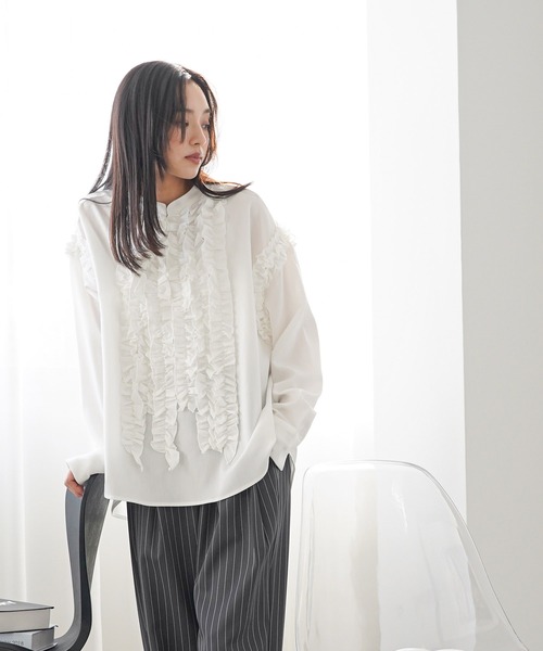 mili an deni(ミリアンデニ)の「タキシードフリルブラウス(シャツ/ブラウス・レディース・ブラック/ホワイト・M)」の6枚目の写真