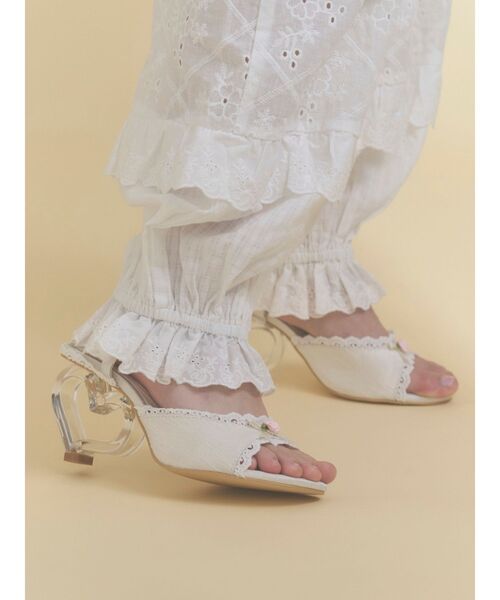 merry jenny（メリージェニー）の「ハートヒールストラップサンダル（サンダル・レディース・ブラック/オフホワイト・LARGE/MEDIUM）」の3枚目の写真