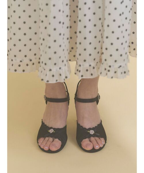 merry jenny（メリージェニー）の「ハートヒールストラップサンダル（サンダル・レディース・ブラック/オフホワイト・LARGE/MEDIUM）」の6枚目の写真