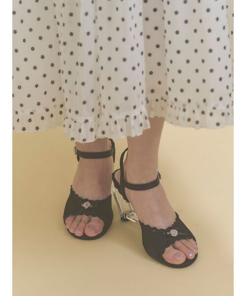 merry jenny（メリージェニー）の「ハートヒールストラップサンダル（サンダル・レディース・ブラック/オフホワイト・LARGE/MEDIUM）」の7枚目の写真