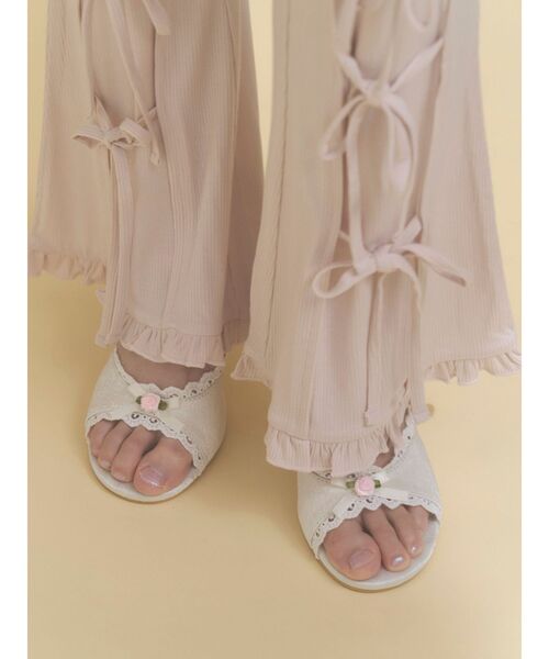 merry jenny（メリージェニー）の「ハートヒールストラップサンダル（サンダル・レディース・ブラック/オフホワイト・LARGE/MEDIUM）」の11枚目の写真