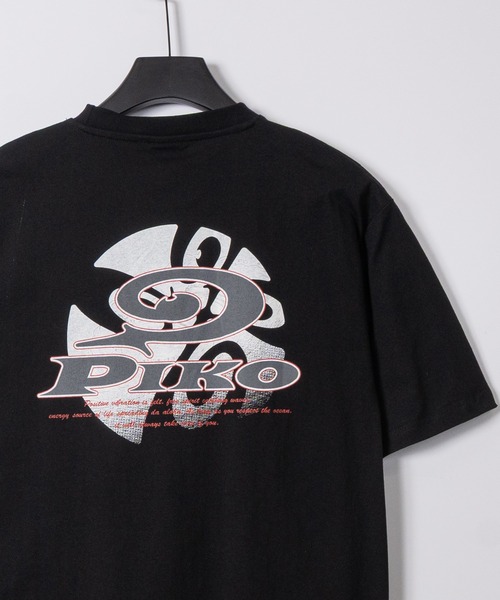 Piko（ピコ）の「【k】〔PIKO/ピコ〕アソートデザインプリント 半袖Tシャツ/Y2K（Tシャツ/カットソー・メンズ・ホワイト系1/ホワイト系2/ブラック系5/ブラック系8/グレー系2/グレー系4/ネイビー系3/ネイビー系6/サックスブルー系9/ホワイト系3/ブラック系4/ホワイト系6/ブラック系1/イエロー系5/ホワイト系8/ホワイト系9・MEDIUM/LARGE/X-LARGE）」の10枚目の写真