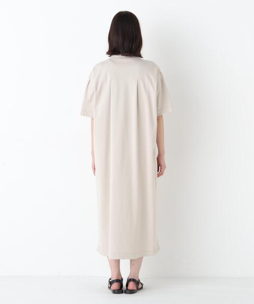 human woman(ヒューマンウーマン)の「◆ハーフジップカットソーワンピース(ワンピース・レディース・ベージュ/グレー系その他・MEDIUM)」の4枚目の写真