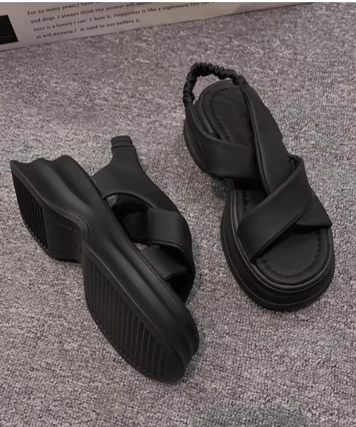 Teem Store(チームストア)の「クロスベルト クッション 厚底サンダル(サンダル・レディース・ブラック/アイボリー・L/M)」の6枚目の写真