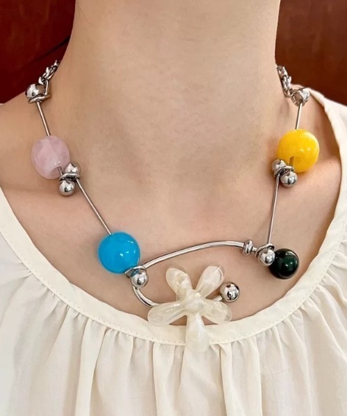 Vipoa(ヴィポア)の「Modern multi beads choker(ネックレス・レディース・シルバー系その他3/シルバー系その他2/シルバー系その他・FREE)」の3枚目の写真