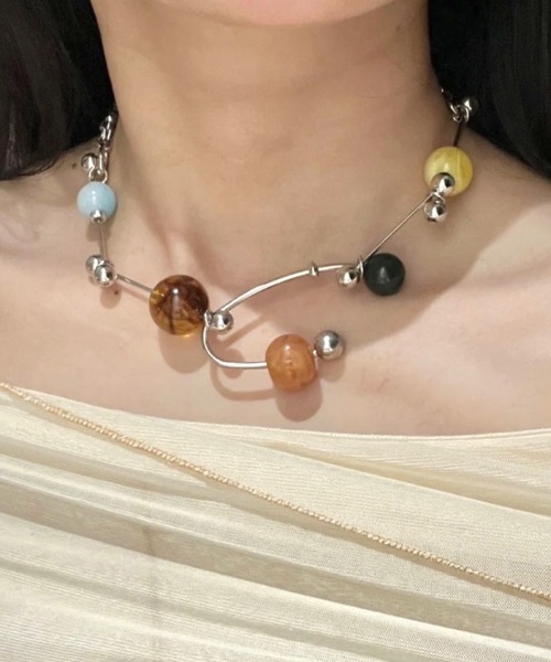 Vipoa(ヴィポア)の「Modern multi beads choker(ネックレス・レディース・シルバー系その他3/シルバー系その他2/シルバー系その他・FREE)」の4枚目の写真