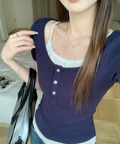lulufa(ルルファ)の「フェイクレイヤード ドットヘンリーリブTシャツ(Tシャツ/カットソー・レディース・ネイビー/イエロー・LARGE/MEDIUM)」の2枚目の写真