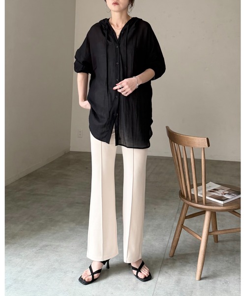 She's Closet（シーズクローゼット）の「フード付き オーバーサイズ シアーシャツ パーカー（シャツ/ブラウス・レディース・ブラック/サックスブルー/ホワイト/グレー・FREE）」の7枚目の写真