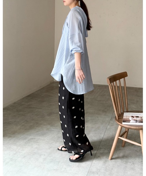 She's Closet（シーズクローゼット）の「フード付き オーバーサイズ シアーシャツ パーカー（シャツ/ブラウス・レディース・ブラック/サックスブルー/ホワイト/グレー・FREE）」の12枚目の写真