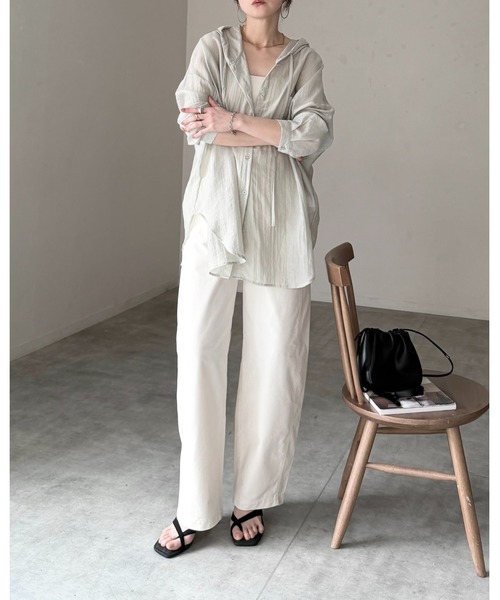 She's Closet（シーズクローゼット）の「フード付き オーバーサイズ シアーシャツ パーカー（シャツ/ブラウス・レディース・ブラック/サックスブルー/ホワイト/グレー・FREE）」の14枚目の写真