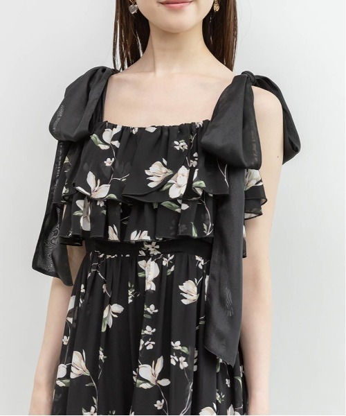 RANDA(ランダ)の「シアーリボンショルダーティアードワンピース(ワンピース・レディース・ブルー/アイボリー/ブラック・1/0)」の4枚目の写真