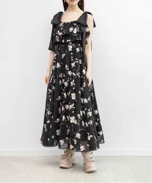 RANDA(ランダ)の「シアーリボンショルダーティアードワンピース(ワンピース・レディース・ブルー/アイボリー/ブラック・1/0)」の6枚目の写真