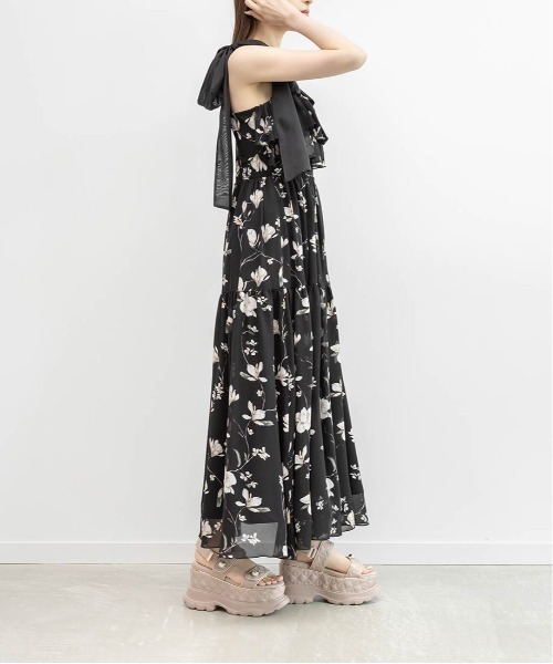 RANDA(ランダ)の「シアーリボンショルダーティアードワンピース(ワンピース・レディース・ブルー/アイボリー/ブラック・1/0)」の7枚目の写真