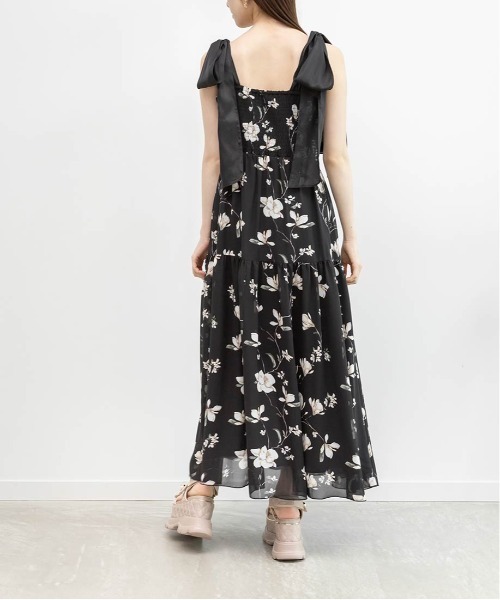 RANDA(ランダ)の「シアーリボンショルダーティアードワンピース(ワンピース・レディース・ブルー/アイボリー/ブラック・1/0)」の8枚目の写真