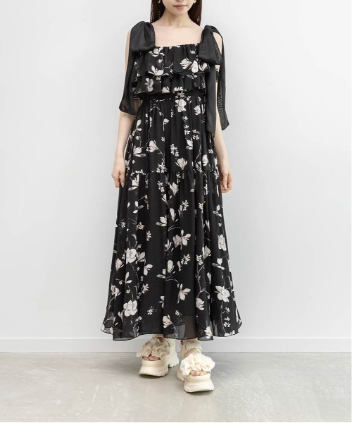 RANDA(ランダ)の「シアーリボンショルダーティアードワンピース(ワンピース・レディース・ブルー/アイボリー/ブラック・1/0)」の9枚目の写真