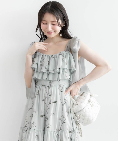 RANDA(ランダ)の「シアーリボンショルダーティアードワンピース(ワンピース・レディース・ブルー/アイボリー/ブラック・1/0)」の10枚目の写真
