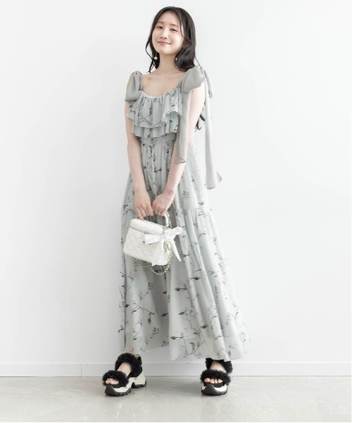 RANDA(ランダ)の「シアーリボンショルダーティアードワンピース(ワンピース・レディース・ブルー/アイボリー/ブラック・1/0)」の13枚目の写真