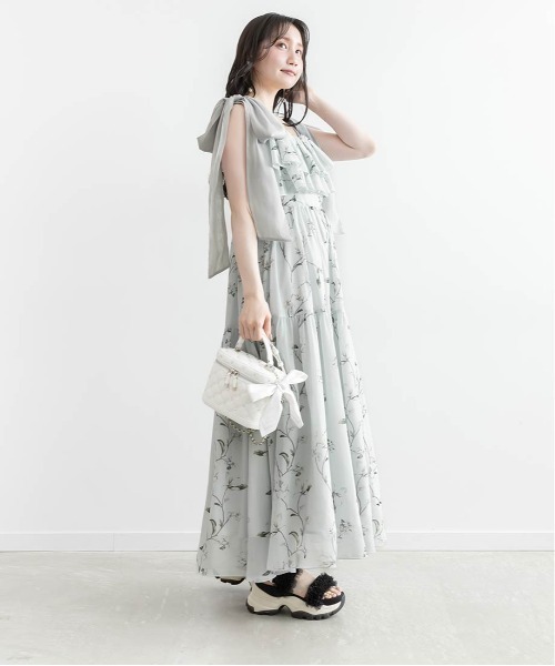 RANDA(ランダ)の「シアーリボンショルダーティアードワンピース(ワンピース・レディース・ブルー/アイボリー/ブラック・1/0)」の14枚目の写真