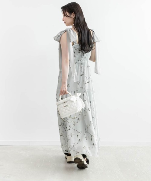 RANDA(ランダ)の「シアーリボンショルダーティアードワンピース(ワンピース・レディース・ブルー/アイボリー/ブラック・1/0)」の15枚目の写真