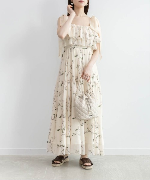 RANDA(ランダ)の「シアーリボンショルダーティアードワンピース(ワンピース・レディース・ブルー/アイボリー/ブラック・1/0)」の21枚目の写真
