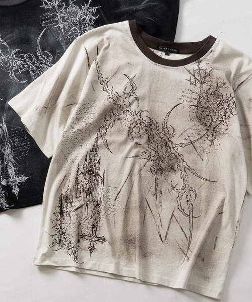 JOHN'S CLOSET(ジョンズクローゼット)の「【13】トライバルデザイン ペイントTシャツ/Y2K(Tシャツ/カットソー・メンズ・ワインレッド/ベージュ/ブラック・LARGE/MEDIUM)」の1枚目の写真