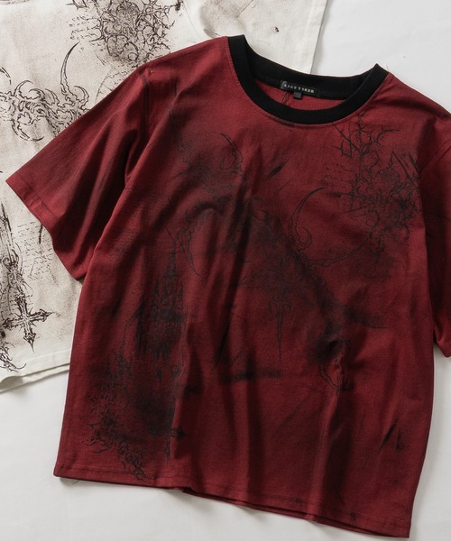 JOHN'S CLOSET(ジョンズクローゼット)の「【13】トライバルデザイン ペイントTシャツ/Y2K(Tシャツ/カットソー・メンズ・ワインレッド/ベージュ/ブラック・LARGE/MEDIUM)」の3枚目の写真
